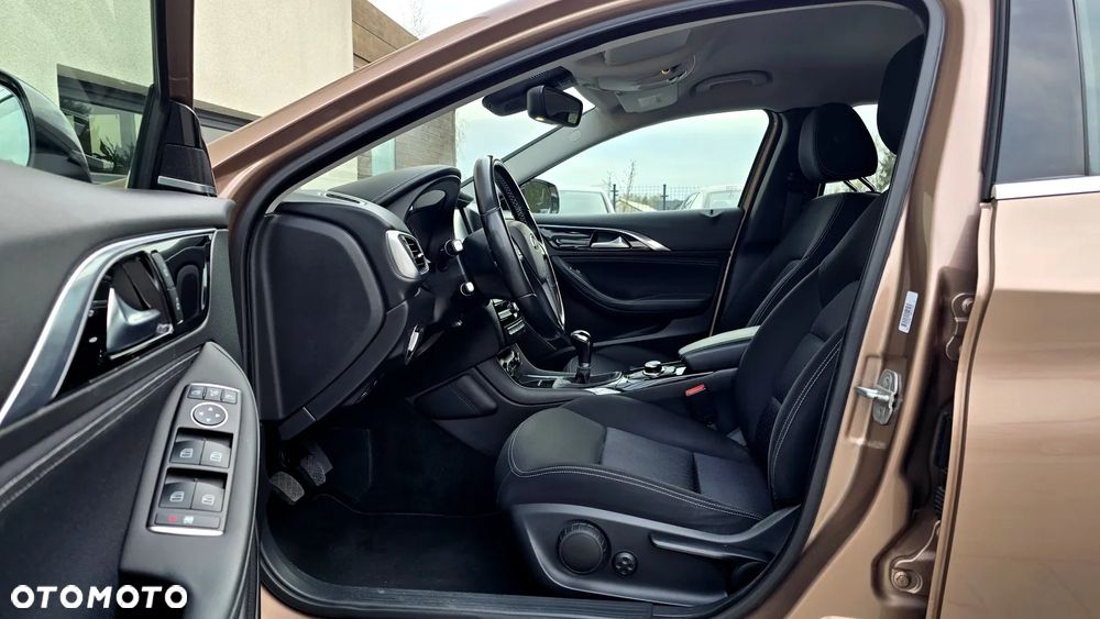 Infiniti Q30 1.6t Business Executive - 17