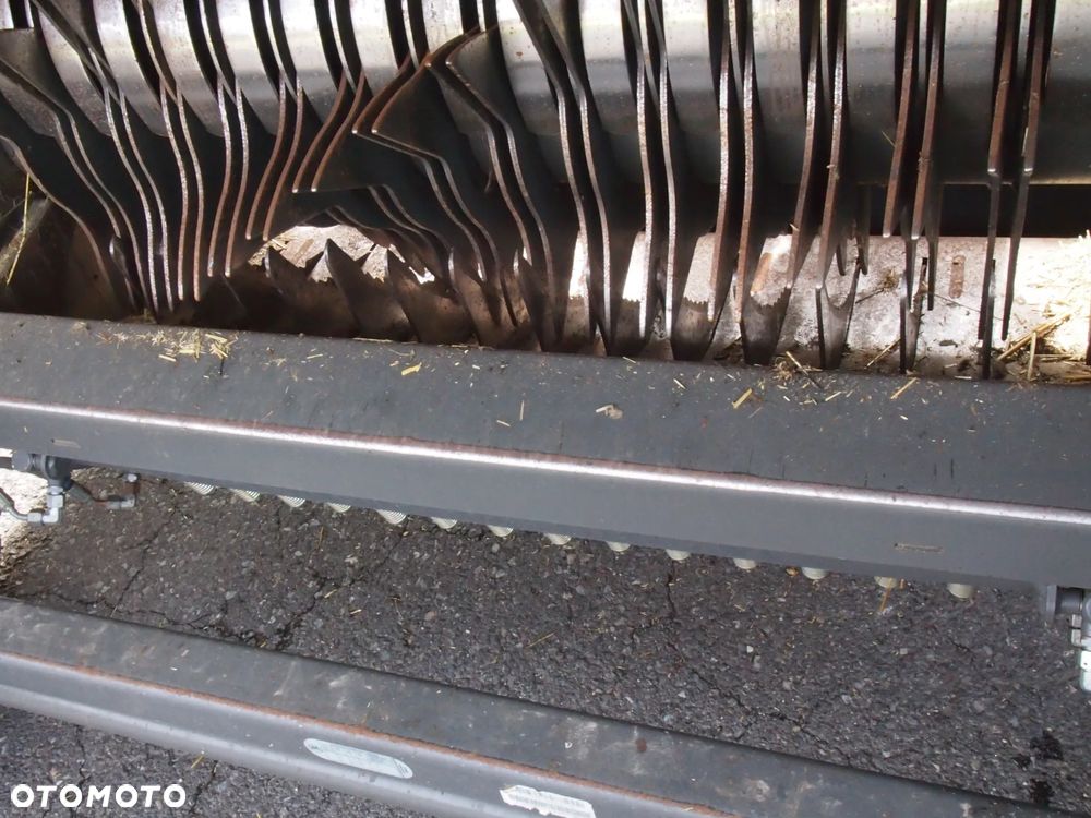 Claas Variant 380 RC 1014r - 8