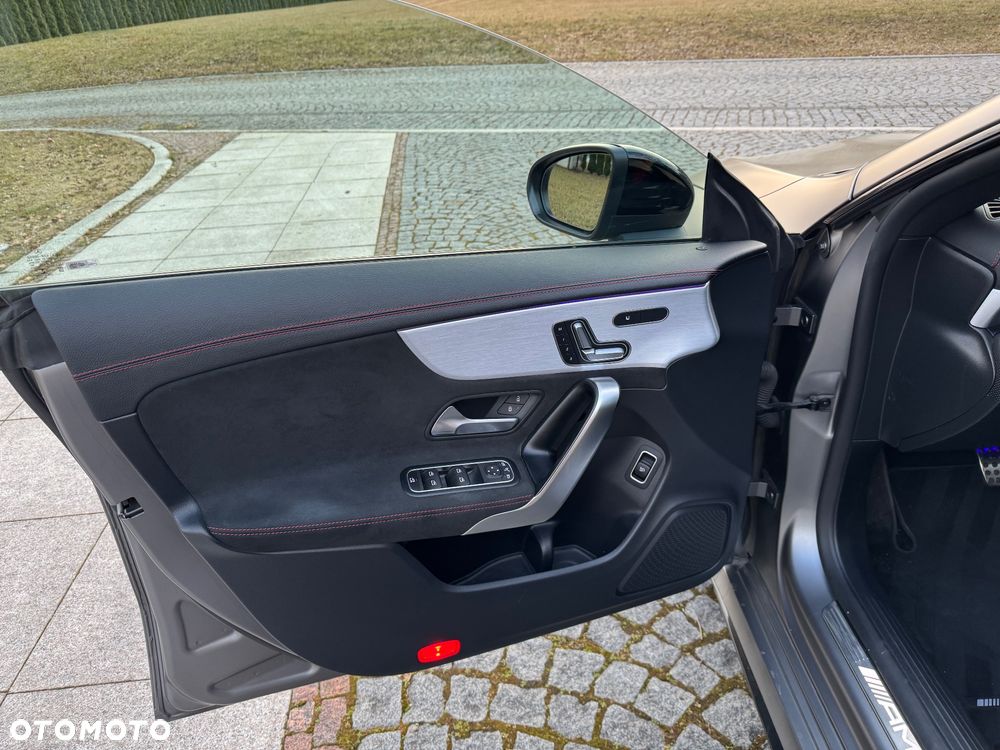 Mercedes-Benz CLA - 17