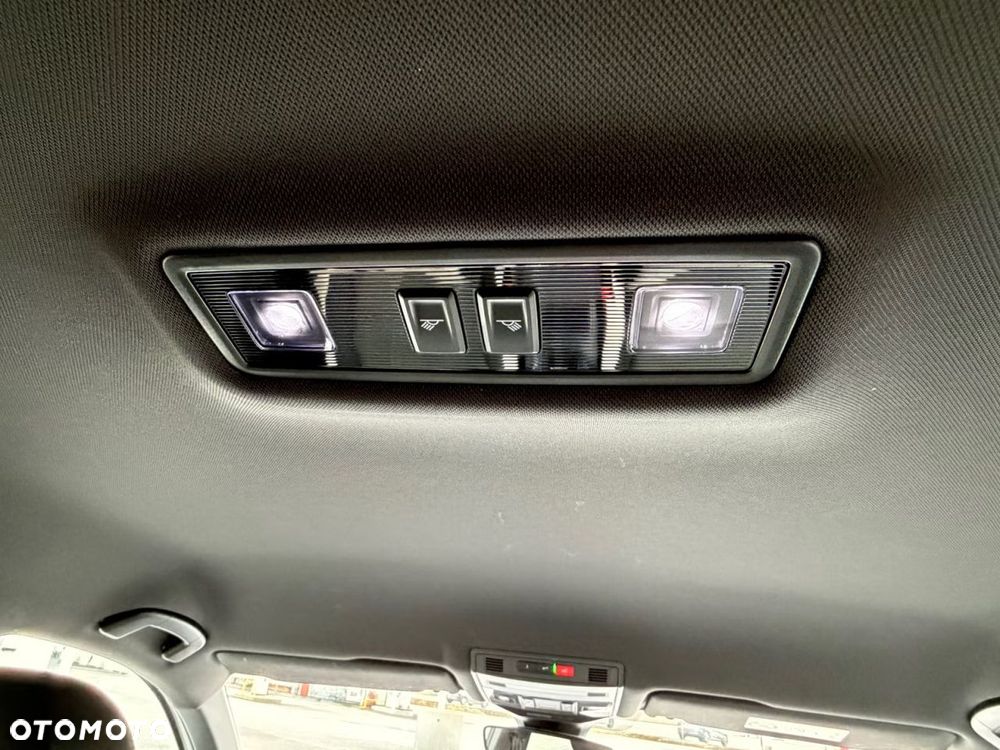 Volkswagen T-Roc 2.0 TDI SCR 4MOTION DSG Sport - 31