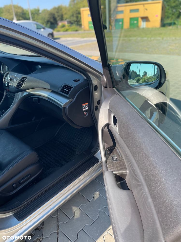 Honda Accord 2.0 Executive - 31