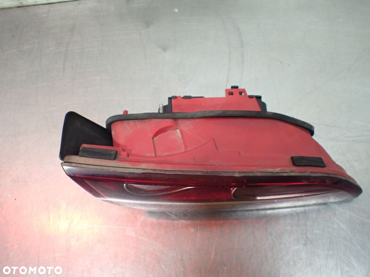 LAMPA LEWA TYLNA W KLAPIE ALFA ROMEO 159 SPORTWAGON - 2