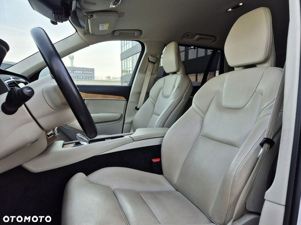 Volvo XC 90 - 12