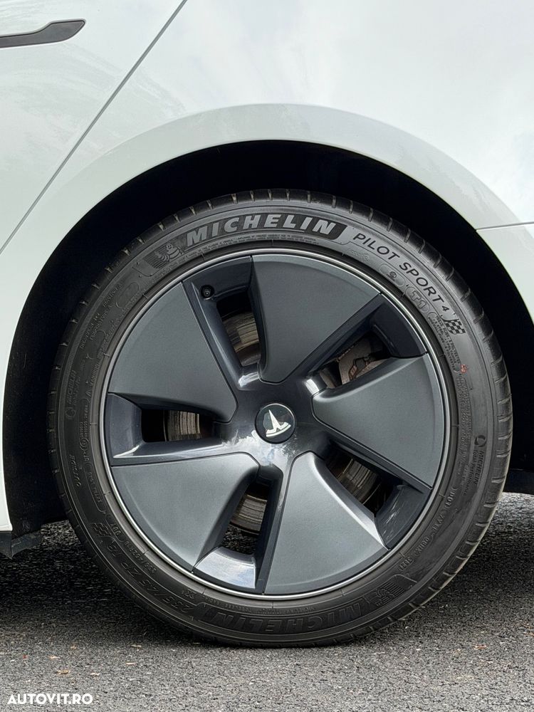 Tesla Model 3 Standard - 18