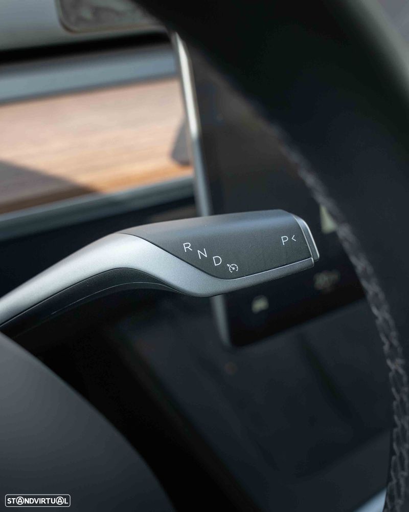 Tesla Model Y Performance Tração Integral - 22