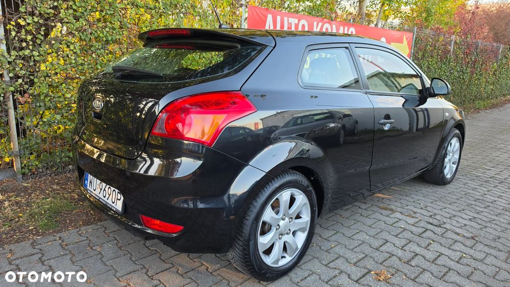 Kia Ceed - 25