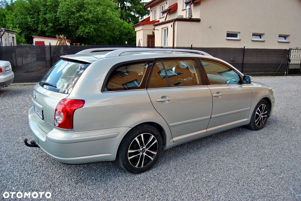 Toyota Avensis 1.8 VVT-i Sol - 10