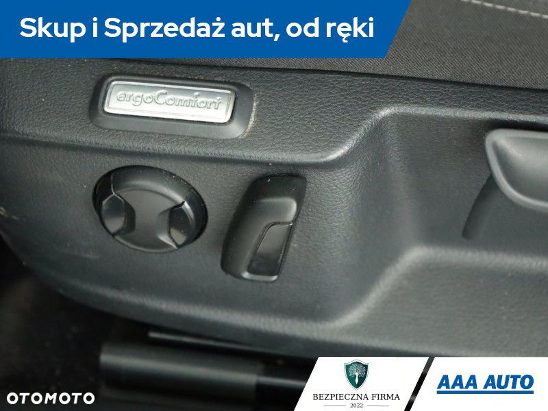 Volkswagen Passat - 14