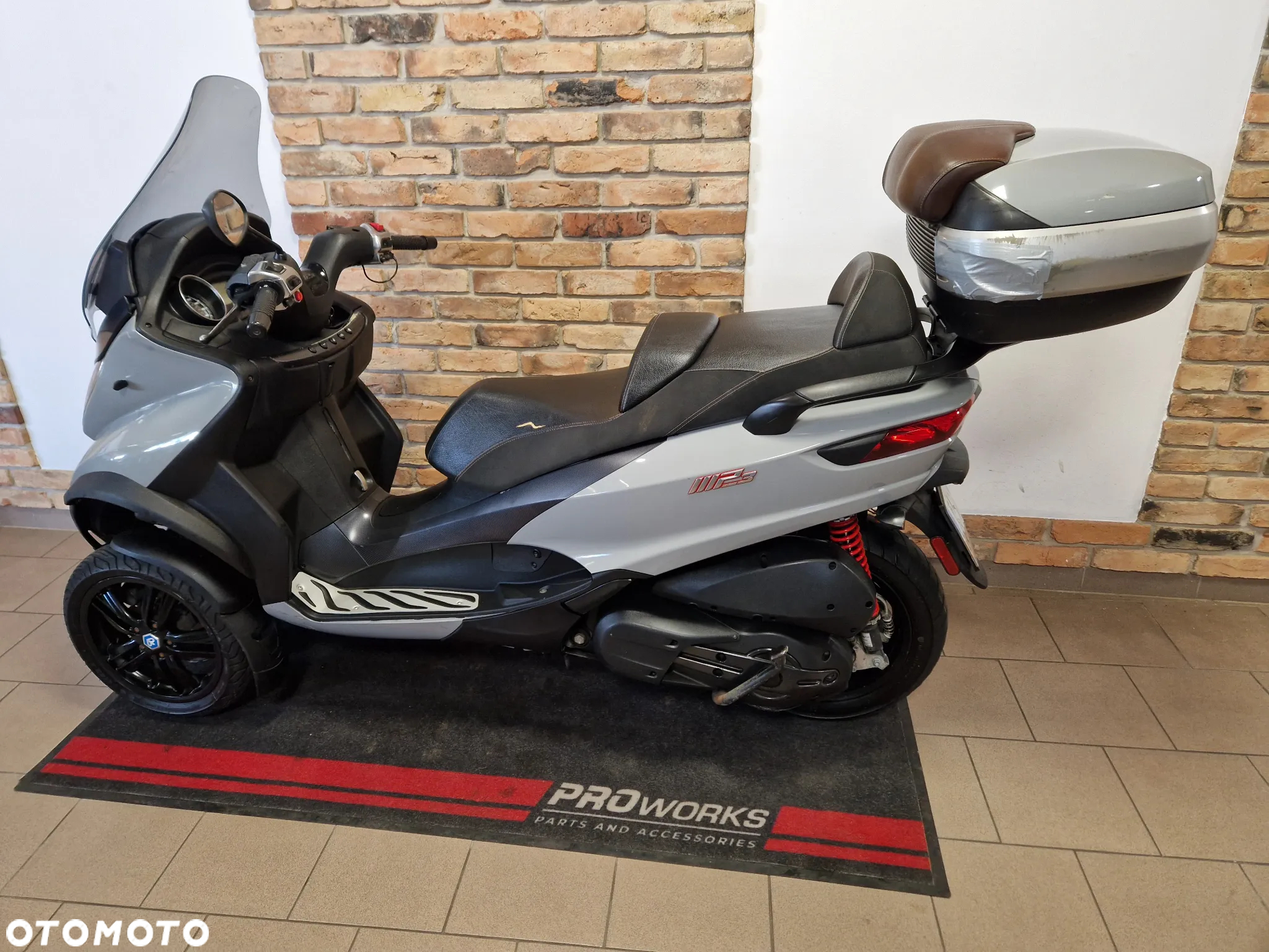 Piaggio MP-3 - 8