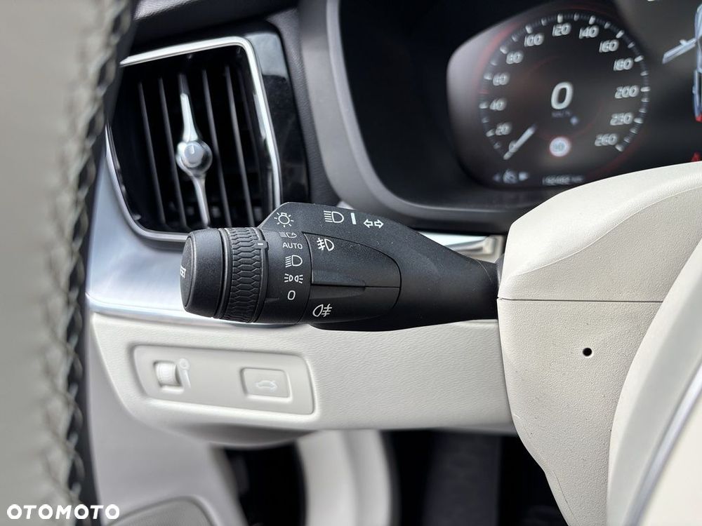 Volvo XC 60 T5 AWD Momentum Pro - 15
