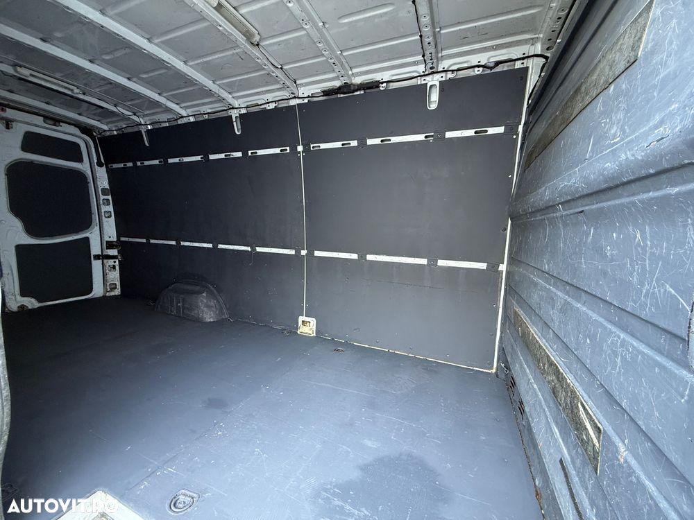 Mercedes-Benz Sprinter - 24