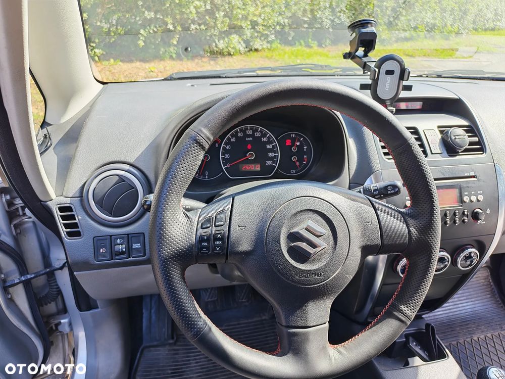 Suzuki SX4 1.6 GS / Premium - 14