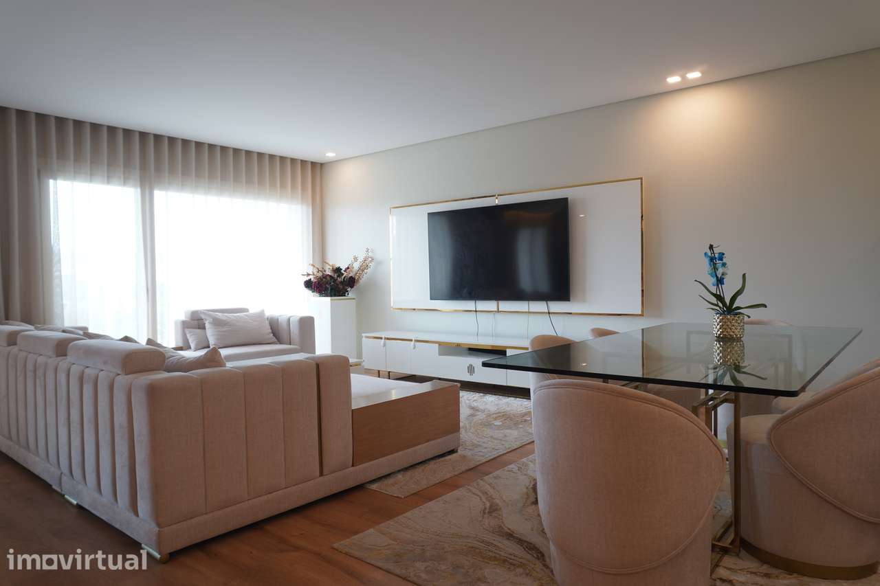 Apartamento T4 no Infantado, Loures — Sofisticação em Cada Detalhe - Grande imagem: 2/51