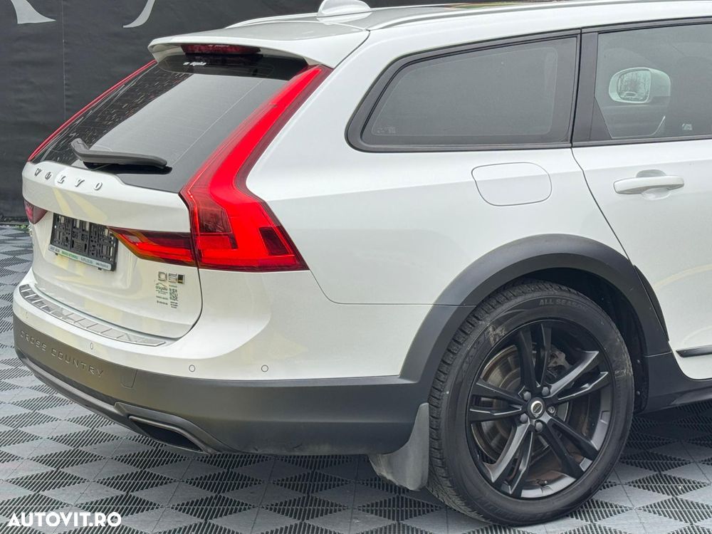 Volvo V90 D5 AWD - 10