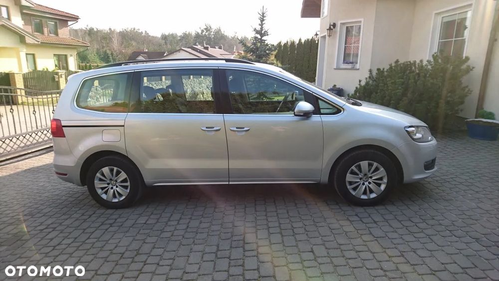 Volkswagen Sharan 2.0 TDI Comfortline DSG - 4
