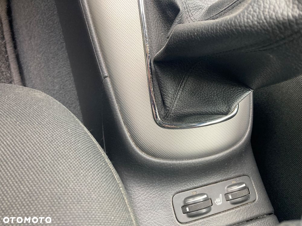 Toyota Avensis 1.8 VVT-i Sol - 12