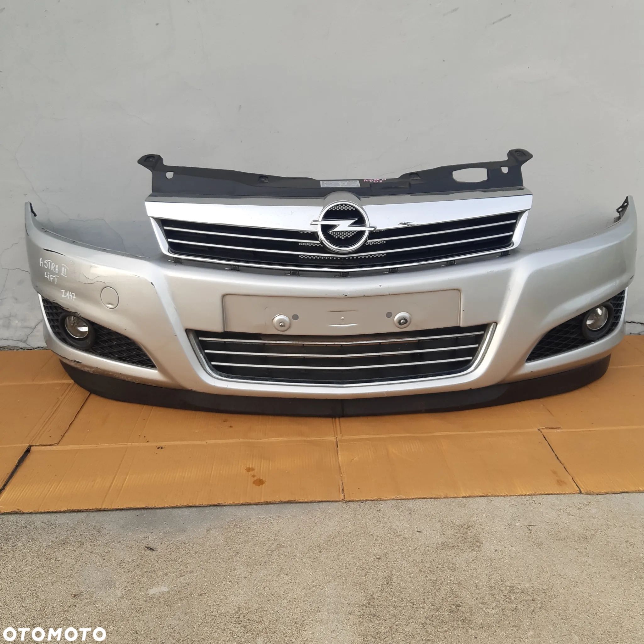 ASTRA III H LIFT ZDERZAK PRZÓD GRILL Z147 - 1