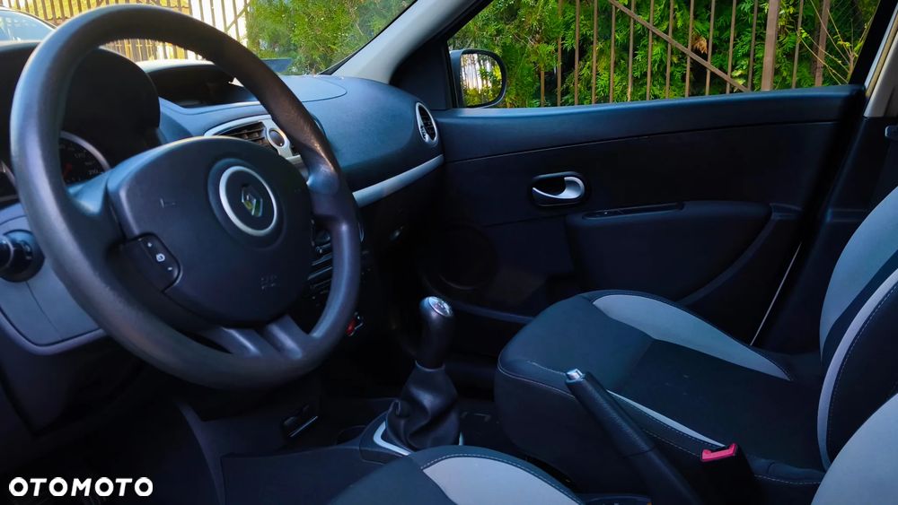 Renault Clio - 7