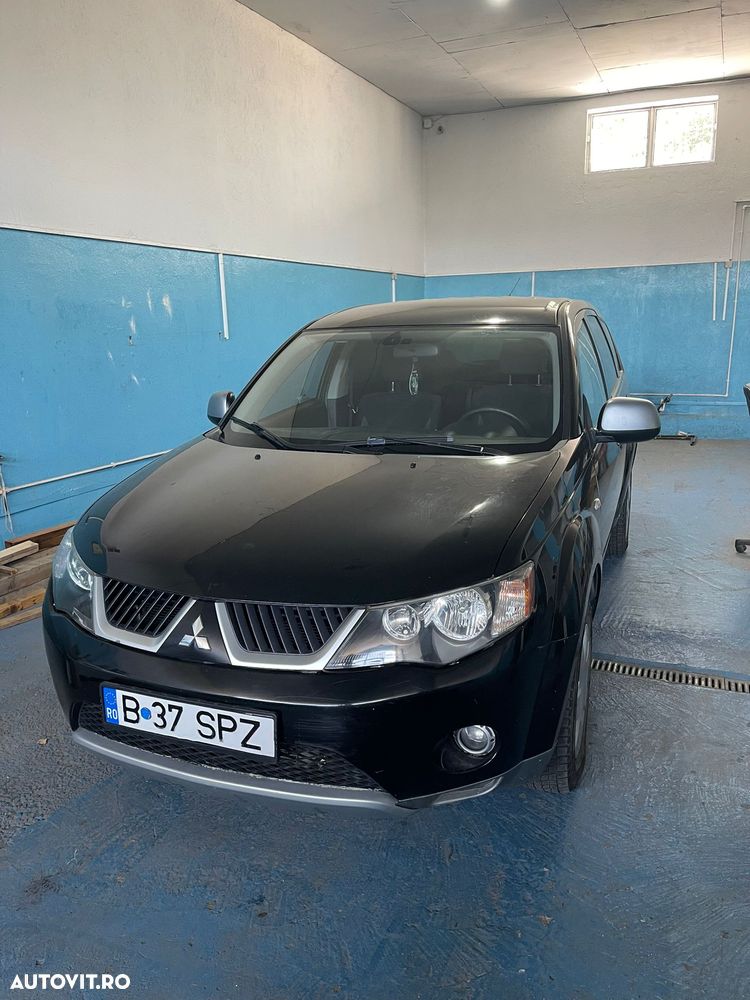 Mitsubishi Outlander 2.0 DI-D Instyle+ - 1