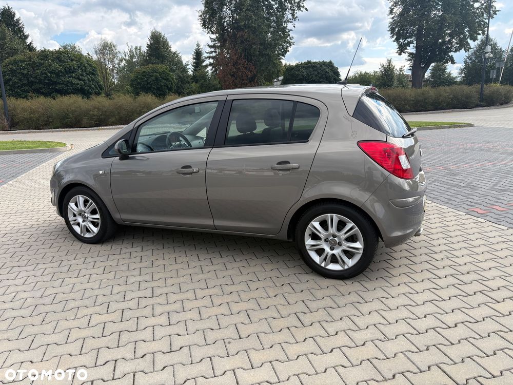 Opel Corsa 1.4 T Cosmo S&S - 9