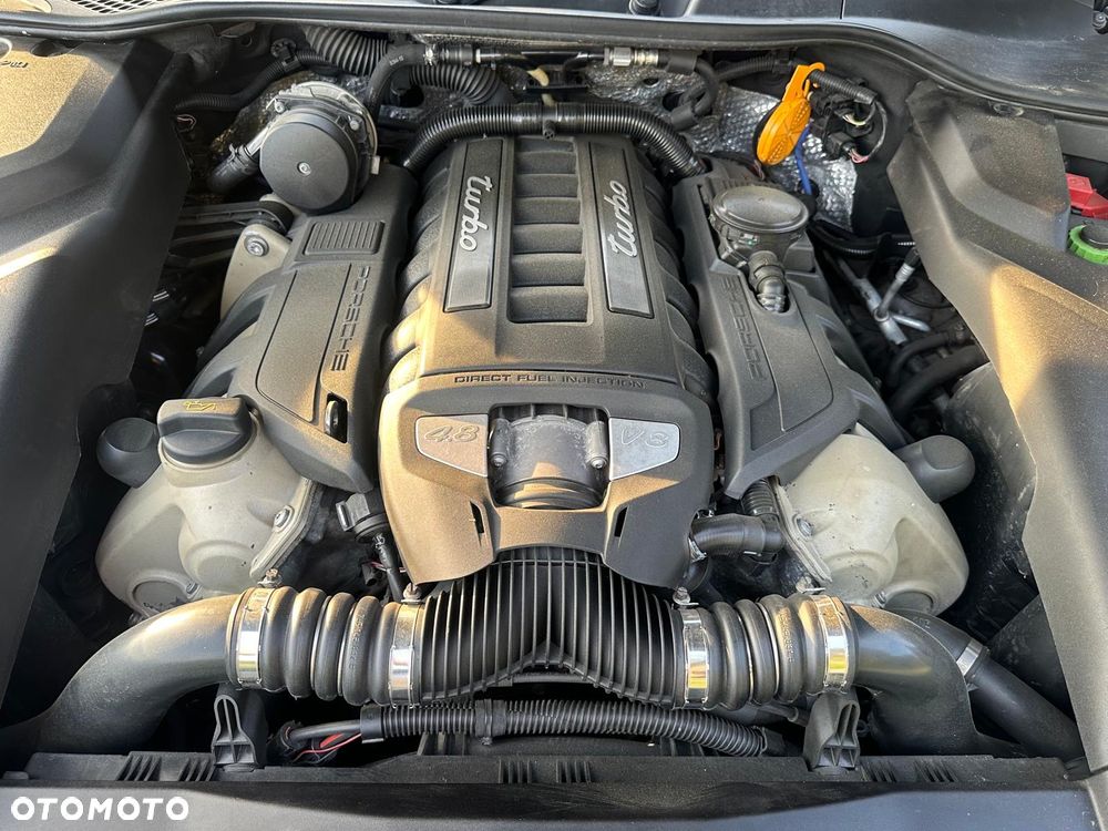 Porsche Cayenne Turbo - 22