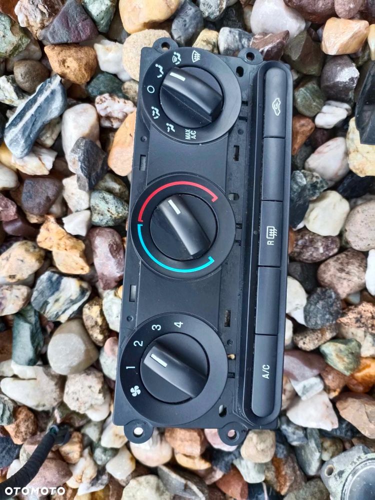 PANEL NAWIEWU STEROWANIA KLIMATYZACJI OGRZEWANIA WENTYLACJI STEROWNIK PRZELACZNIK  FORD TAURUS X MERCURY SABLE 8G13-19980-BA 2008 2009 2010 A/C Heater Climate Control Unit MODULE - 1