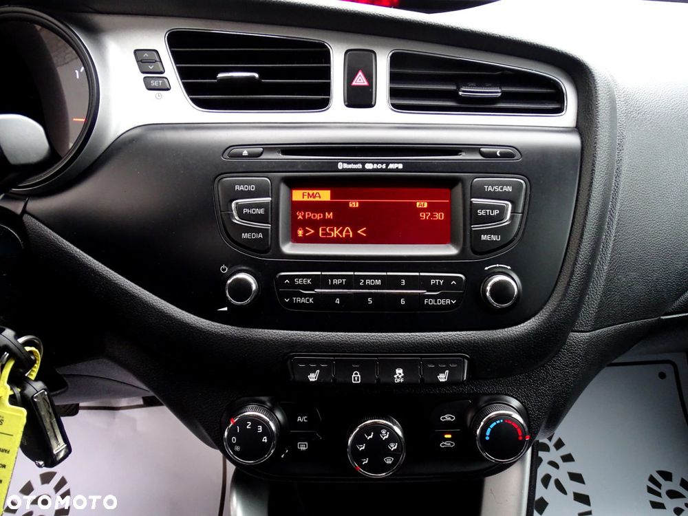 Kia Ceed 1.6 GDI Dream Team Edition - 18