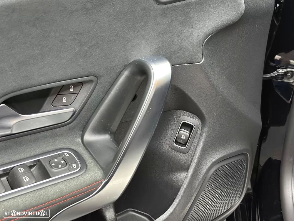 Mercedes-Benz CLA 250 e Shooting Brake AMG Line - 12