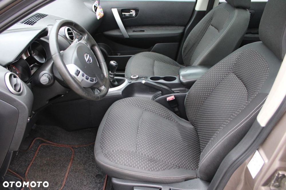 Nissan Qashqai 2.0 dCi 4 x 4 DPF tekna - 21