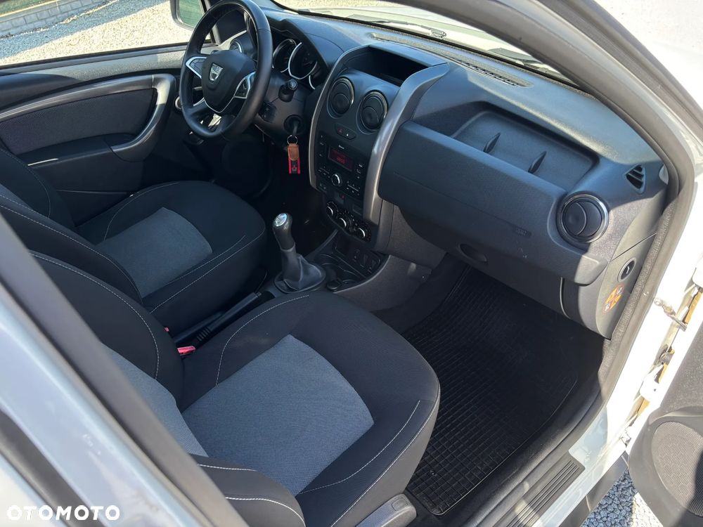 Dacia Duster 1.6 SCe Prestige - 36