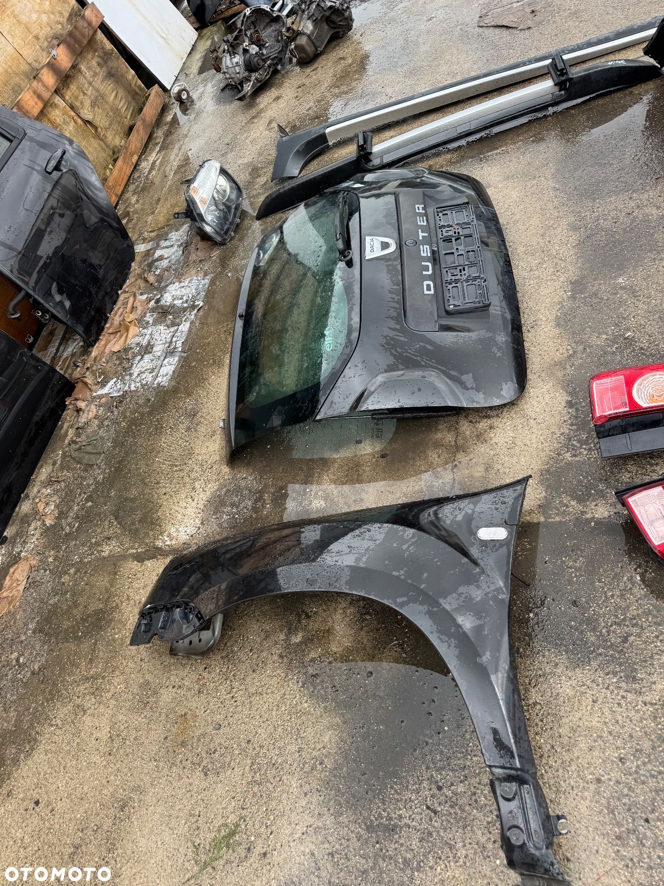 Dacia duster Dacia duster czarne czarny ciemny   Klapa tył tylnia klapa bagażnika -800zl   Lampy tył tylnie prawa lewa 100 szt   Błotnik lewy 250 sztuka   Próg reling dachowy 300 sztuka   Lampa prawa lewa 200 sztuka   Drzwi przednie lewe tylnie lewe prawe 800sztuka   Lusterko lewe 150 zł   Zderzak tylni 250 zł   Szybka wysyłka - 1