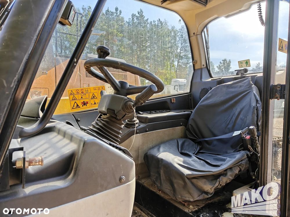 Caterpillar TH407 - 8