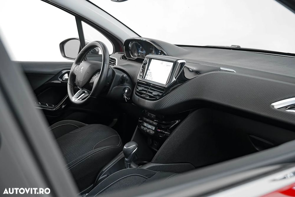 Peugeot 208 PureTech 110 Stop & Start EAT6 Signature - 16