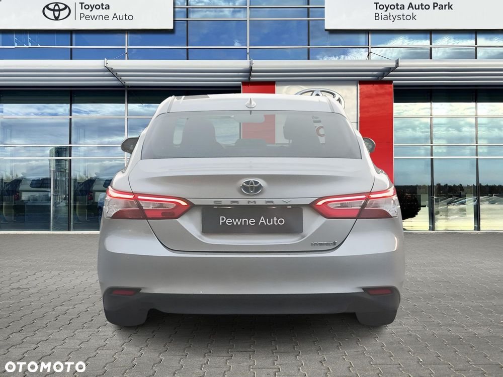 Toyota Camry 2.5 Hybrid Comfort CVT - 4