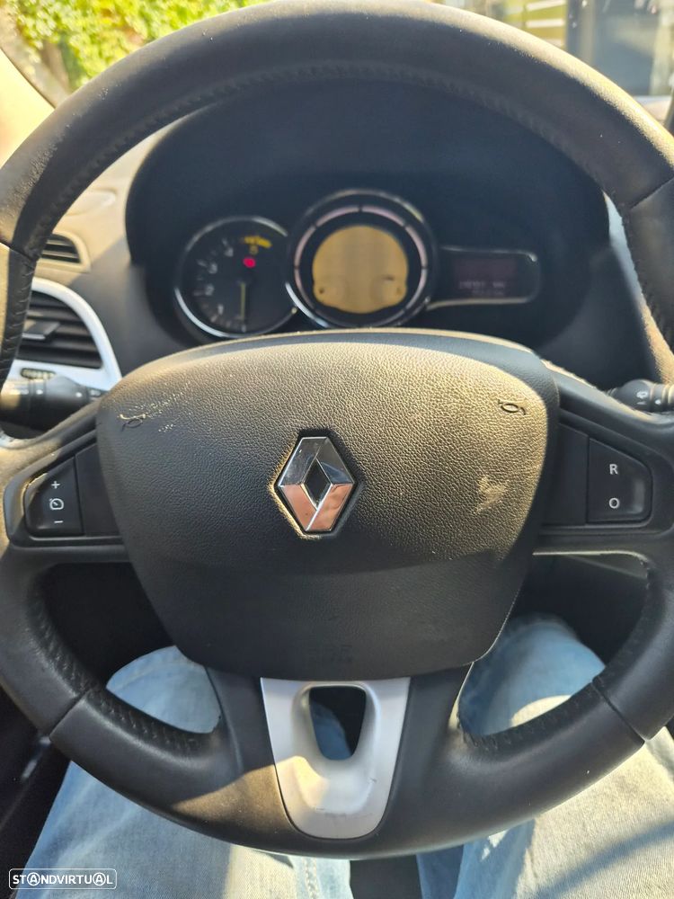 Renault Mégane 1.5 dCi Confort - 6