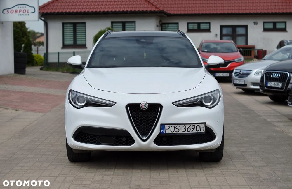 Alfa Romeo Stelvio 2.0 Turbo 16V AT8-Q4 Ti - 3