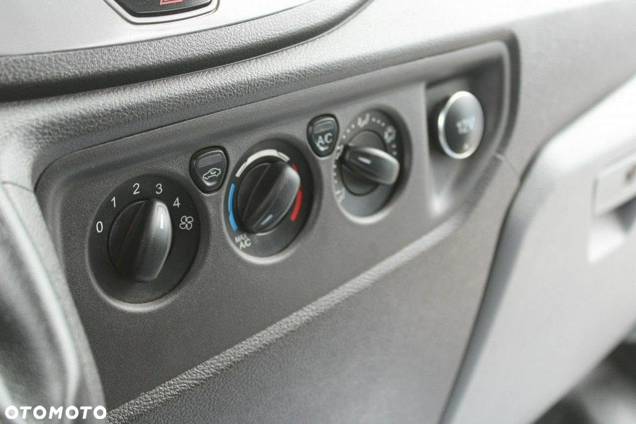 Ford Transit - 23