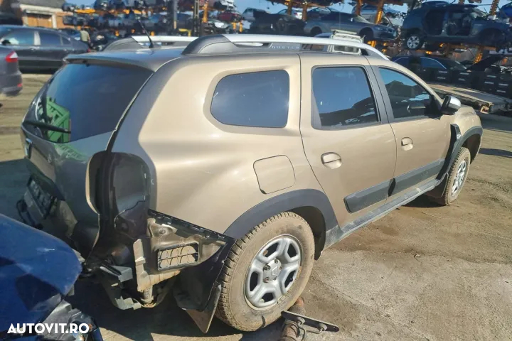 plafon plafoniera mocheta interior motoras stergatoare grup diferential spate punte jug motor injectoare turbina pompa de inalta  Dacia Duster 2 2020 motor 1.5 dci 116cp k9k.874 dezmembrez - 4
