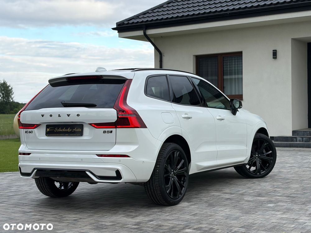 Volvo XC 60 B5 B AWD Plus Black Edition - 10