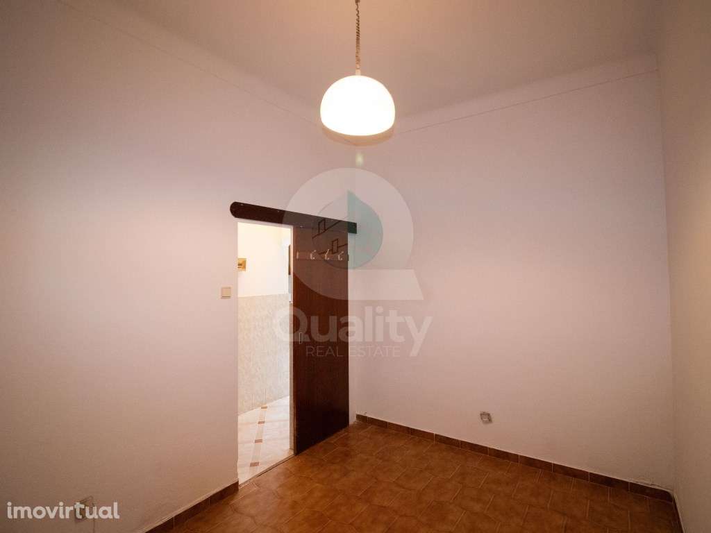 T2 com Logradouro no Centro do Barreiro - Grande imagem: 2/38