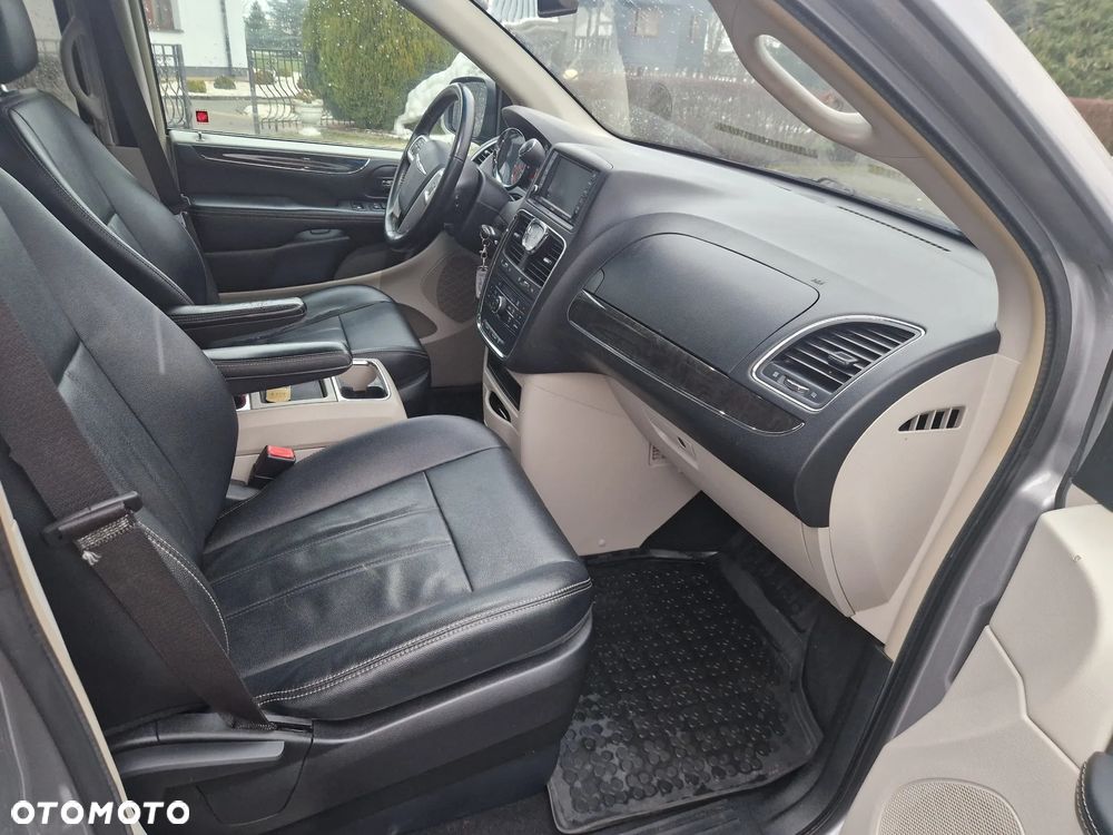 Chrysler Town & Country 3.6 Touring - 11