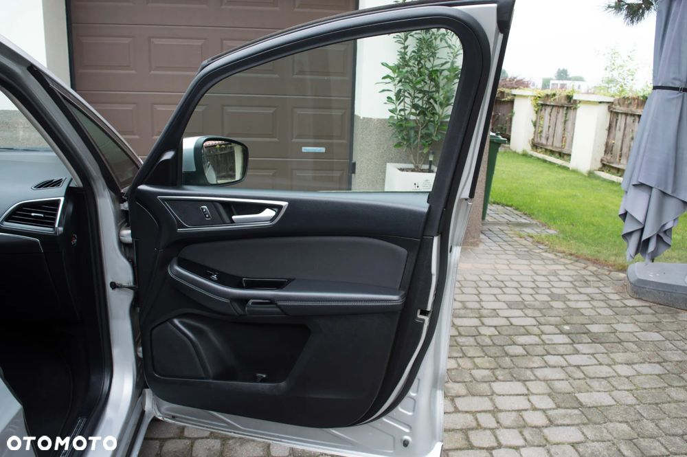 Ford S-Max 2.5 Duratec FHEV TITANIUM - 27