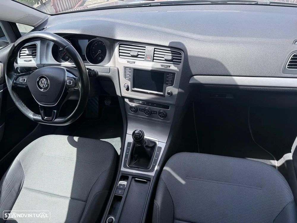 VW Golf 1.0 TSI Trendline - 29