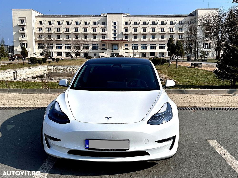 Tesla Model 3 Long Range - 9