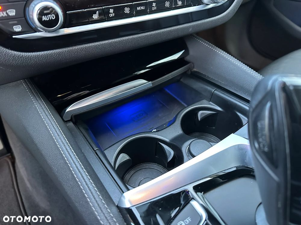 BMW Seria 5 520d M Sport - 25