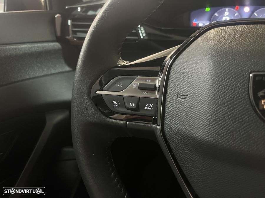 Peugeot 408 1.2 PureTech Allure Pack EAT8 - 17