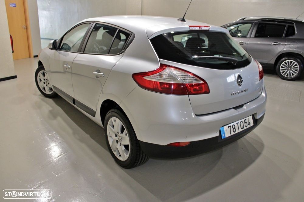 Renault Mégane 1.5 dCi Dynamique S EDC — fotografia 6