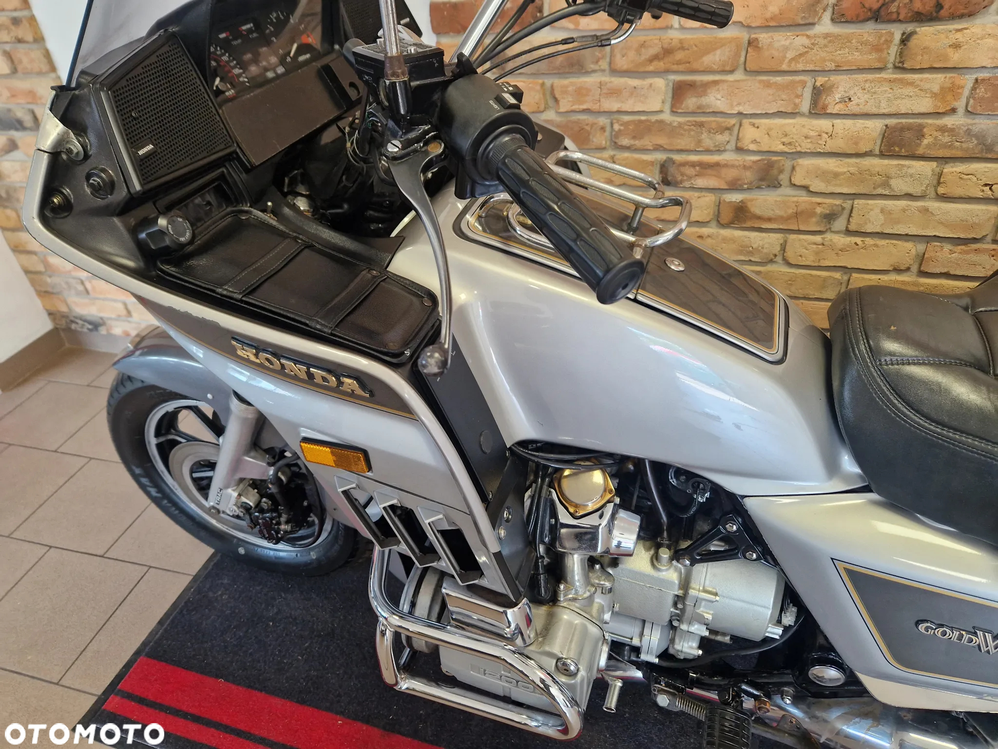 Honda GL - 16