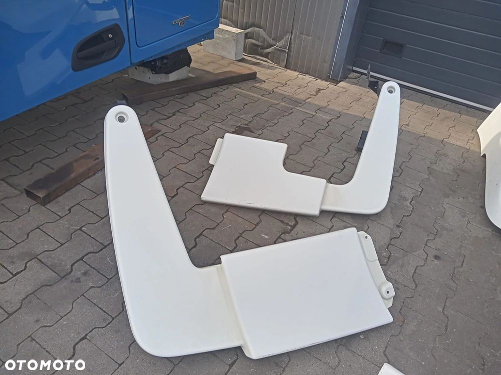 VOLVO FH4 - OWIEWKI SPOJLERY KOMPLETNE GLOB - 3