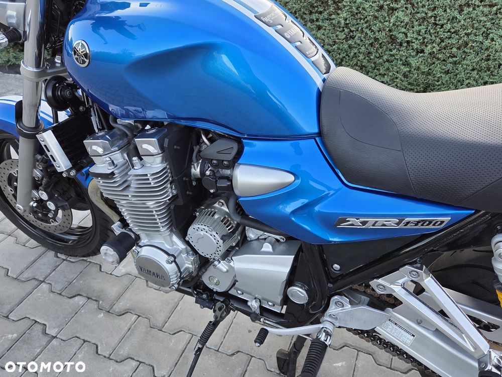 Yamaha XJR - 28
